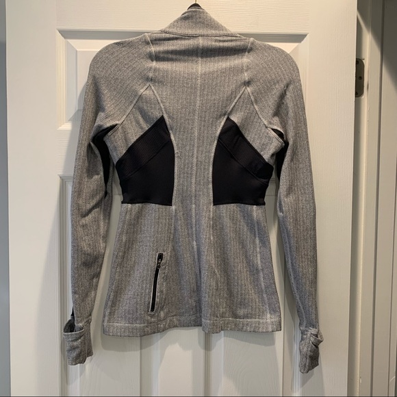Lululemon Full Tilt 1/2 Zip Pullover- 4 - Picture 3 of 6